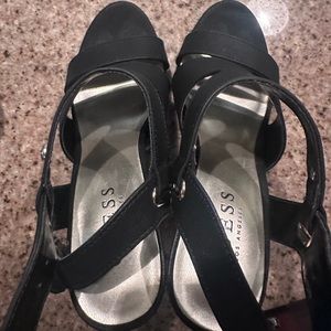 Brand new bough never wear too small for me